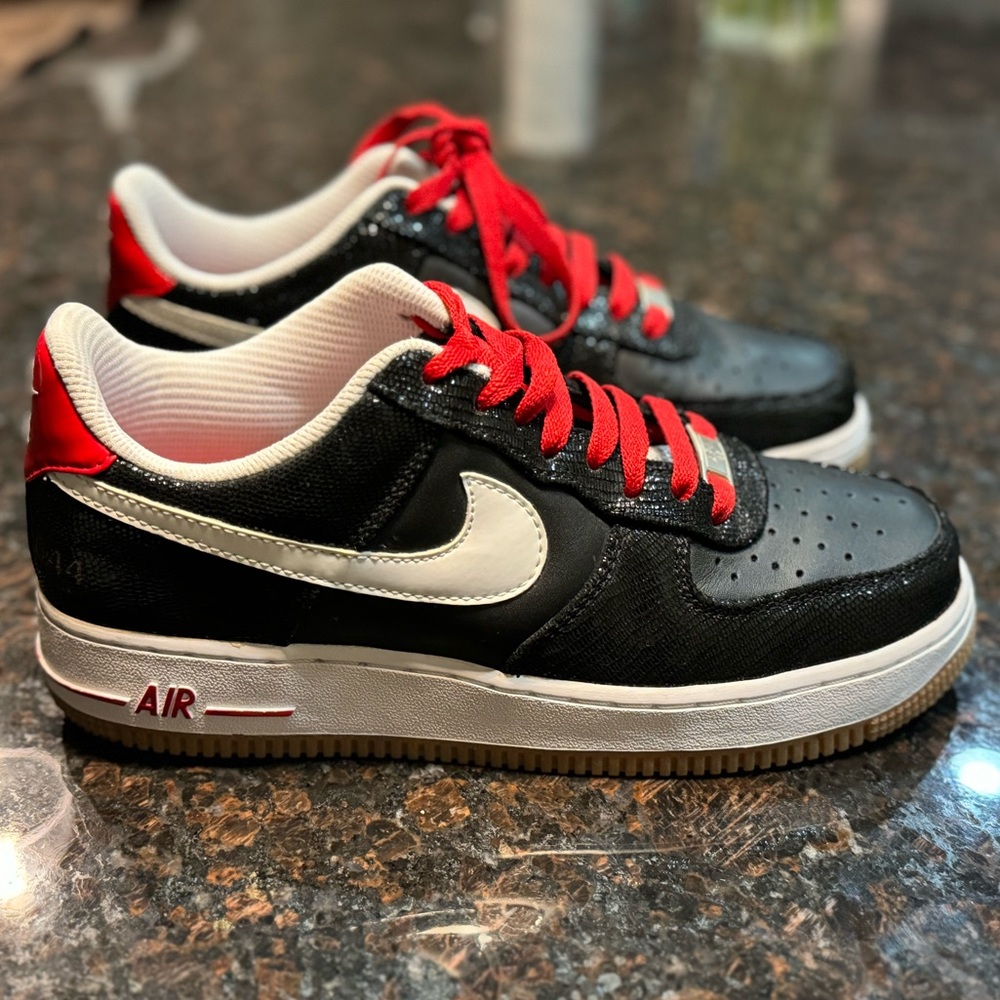 2009 Nike Air Force (1)Sticky Rubber B/R/W (318775-013)Low Sneakers Sz 7.5